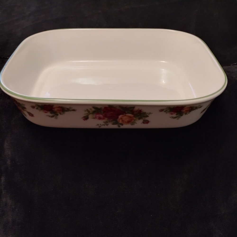 VTG. "Old Country Roses" Casserole Dish